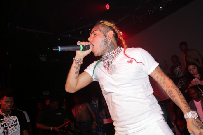 6ix9ine-Clowned-Online-For-Gay-Porn-Star-Lookalike-Confusion.jpg