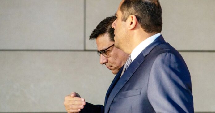 1244940-me-huizar-pleads-guilty01-ik.jpg