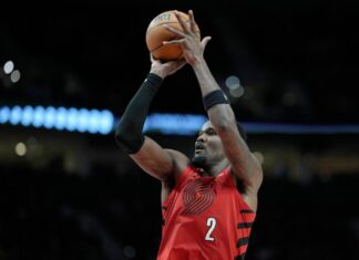 Deandre Ayton headed to free company after shock Trail Blazers buyout