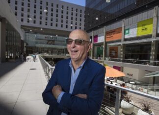 Residential skyscraper for downtown L.A. mall clears hurdle to metropolis approval