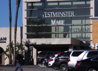 Orange County customers say goodbye to Westminster Mall
