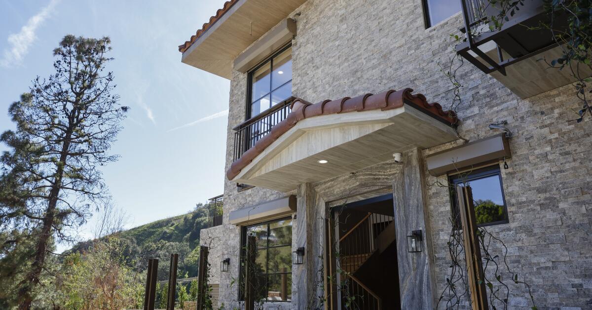 Can fire-resistant houses be horny? ‘You be the choose,’ says this Palisades architect