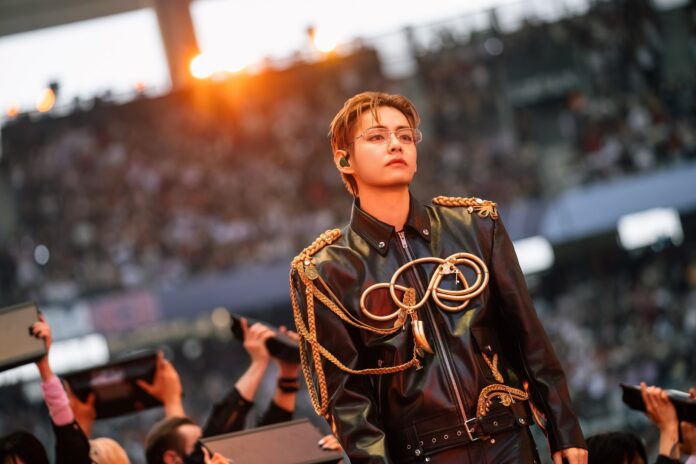 bts-world-tour-arirang-in-paris-bangtansonyeondan-bts-bts-worldtour-arirang-bts-.jpg