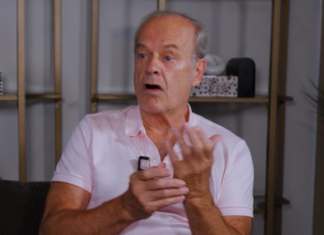 Kelsey Grammer Calls U.S. Education System 'Child Abuse,' on Video