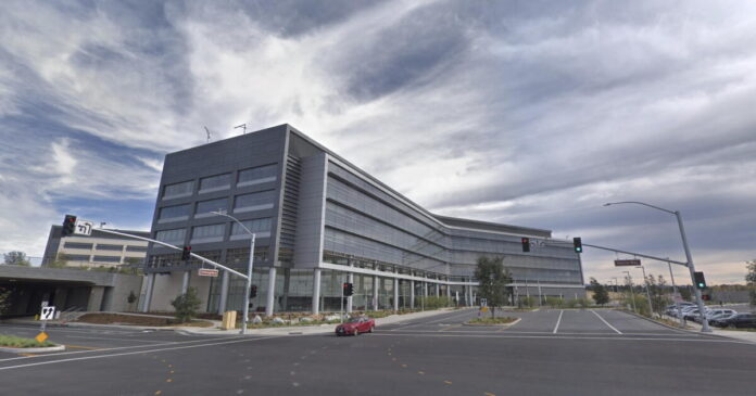 urlhttps3A2F2Fcalifornia-times-brightspot.s3.amazonaws.com2F5f2F4e2F3f8c5abb4b219fcfbfe4a3acf9472Fscreenshot-broadcom-office-irvine.jpg