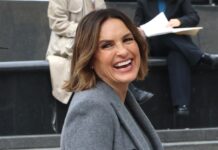 See Mariska Hargitay Crash a Wedding Photoshoot While Filming SVU